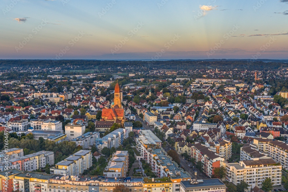 Naklejka premium Herrlicher Sonnenaufgang im Spätsommer über Augsburg in Bayerisch-Schwaben