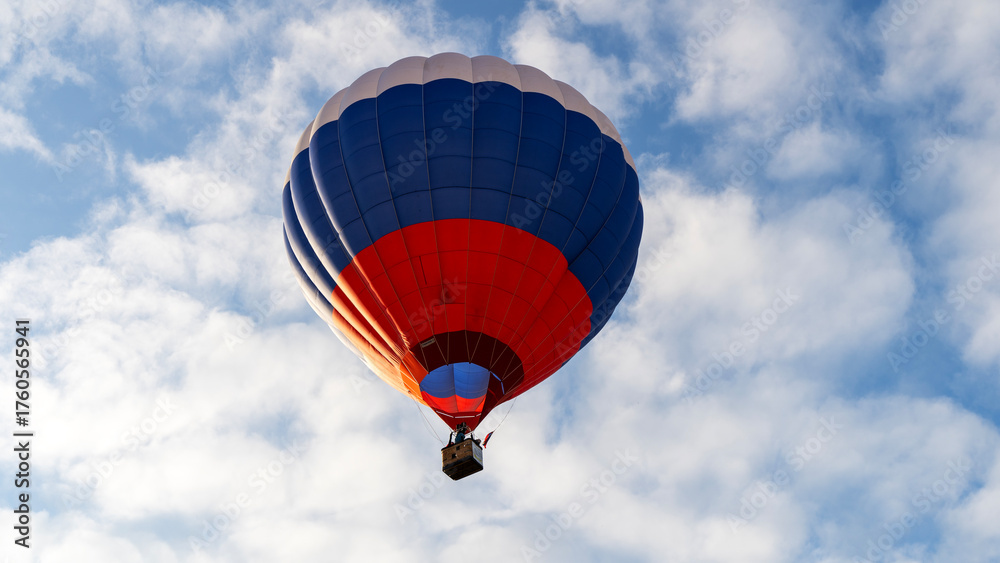 Naklejka premium A hot air balloon in the color of the Russian flag