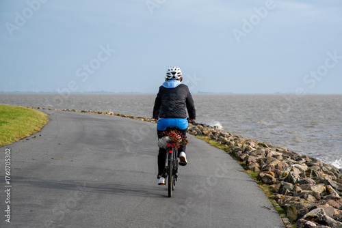 Radfahrer am Wattenmeer