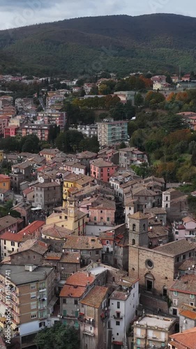 Il borgo di Canepina in provincia di Viterbo, Lazio, Italia.
Canepina è famosa per la la pasta chiamata 