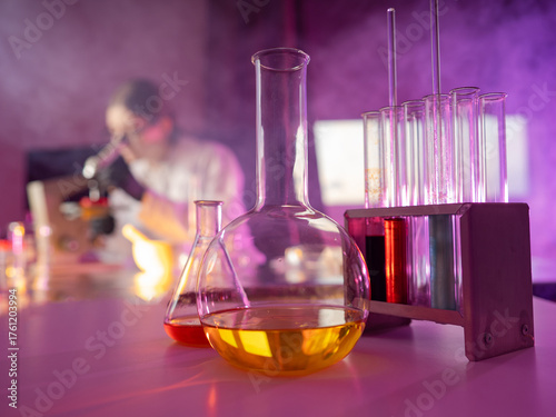 Laboratory research with co...