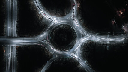 Papier peint photo Autoroute de nuit Rond-point nocturne vu du ciel  © Pavel Babic