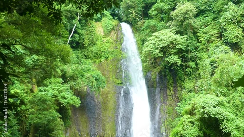 Wallpaper Mural Costa Rica This is a zoom in onto the top of Los Chorros Waterfall Torontodigital.ca