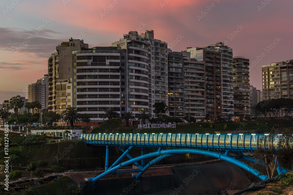 Fototapeta premium Bridge of Peace at sunset, Barranco - Lima, Peru