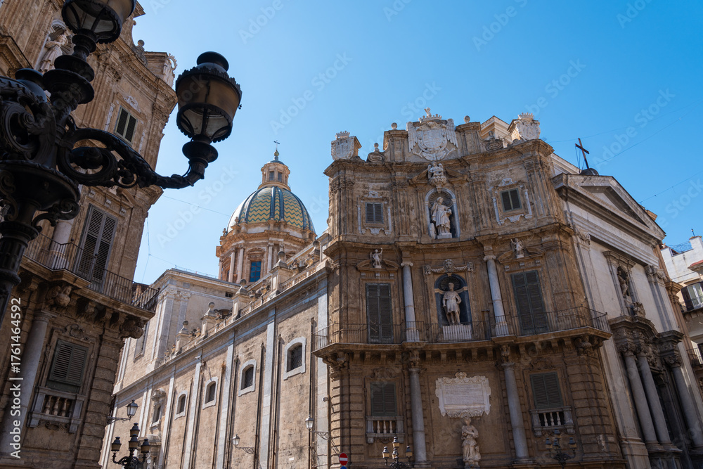 Fototapeta premium Baroque architecture at Quattro Canti in Palermo, Sicily