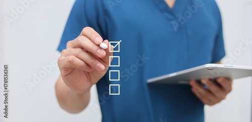 Cuadro en lienzo close up young general practitioner hand use stylus pen to check box on medical