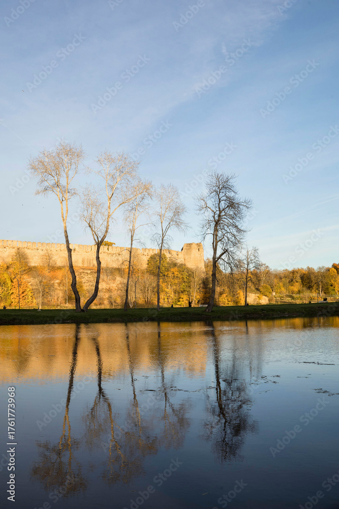 Obraz premium Ivangorod fortress, Estonia-Russia, border