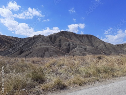 Φωτογραφία I calanchi del Cannizzola, un deserto nell'entroterra siciliano.