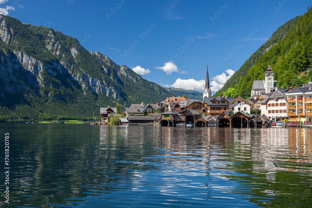 Fototapeta premium Beautiful Hallstatt in Austrian Alps