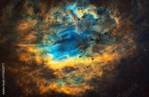 Foto realizzata tramite telescopio della nebulosa Clamshell Sh2-119 non Ai