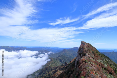 霊峰石鎚山　山彩る　（愛媛県　日本百名山）