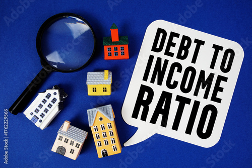 Cuadro en lienzo DTI Debt-to-Income Ratio text with house models and magnifying glass on blue bac