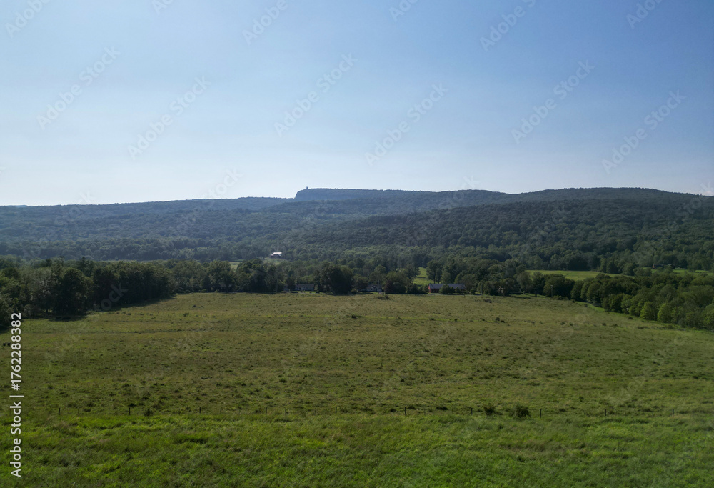 Fototapeta premium shawangunk mountains ridge scenic landscape gunks mountain climb climbing sam's point gertudge's nose campground hike hiking trek trekking adventure cliff cliffs rock rocky ledge mohonk minnewaska 