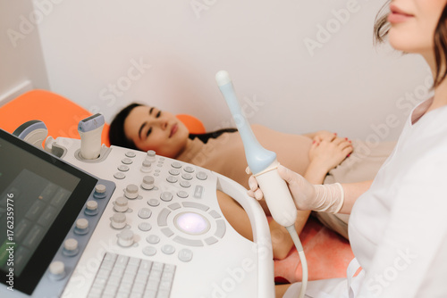 Cuadro en lienzo Gynecological ultrasound probe for women reproductive health diagnostics