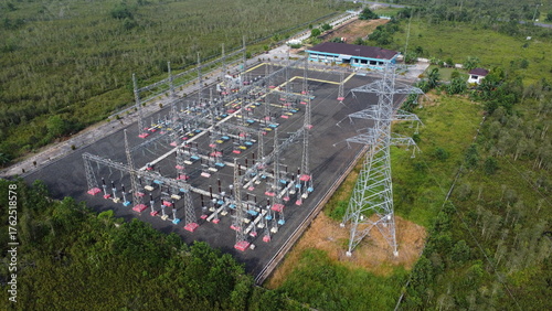 Fotografía Aerial view of the existing electricity substation in Banjarmasin, electricity t