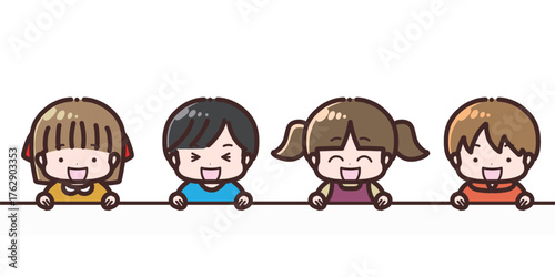 壁の上から顔を出して笑っている子供たち