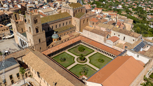 Tableau sur toile Aerial view of Monreale Cathedral