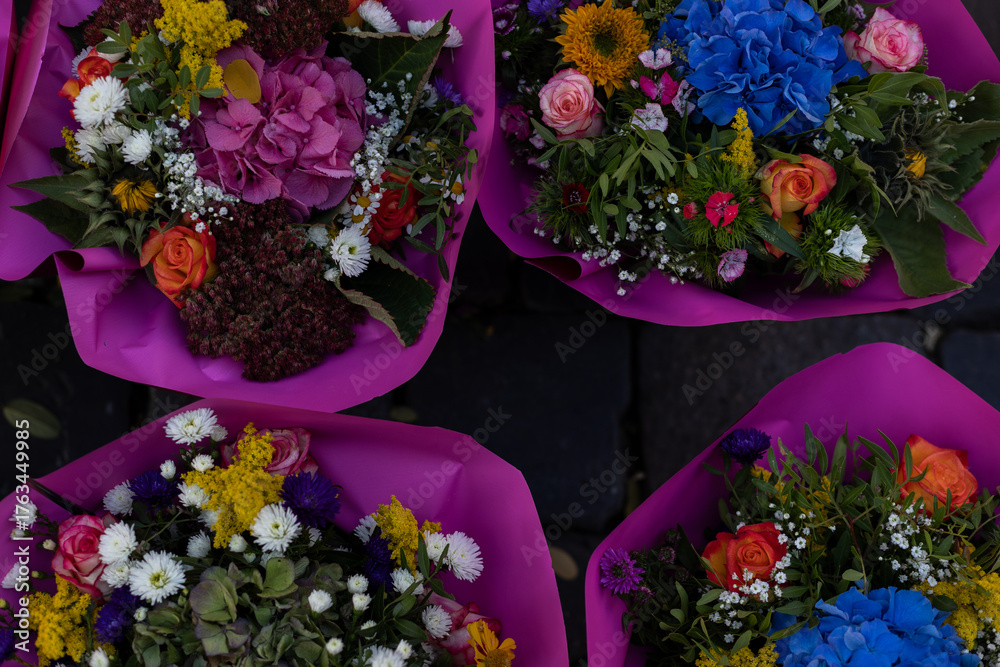 Fototapeta premium bouquet of colorful flowers