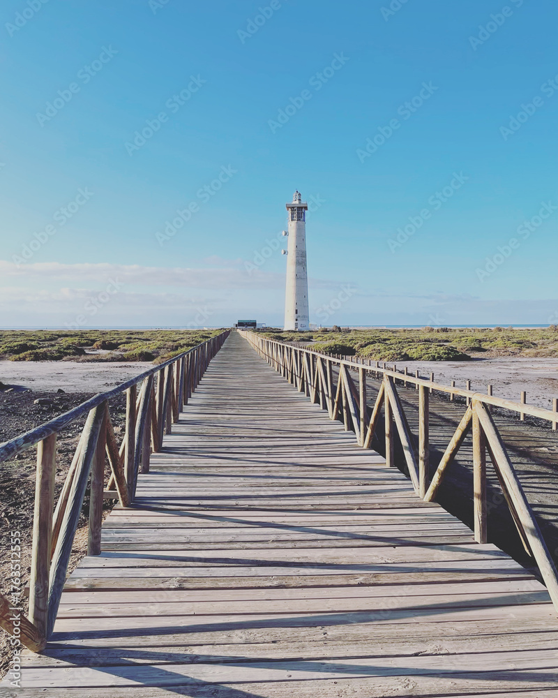 Fototapeta premium pier in the sea