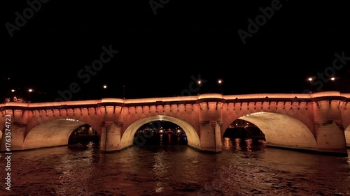 Le Pont Neuf by night