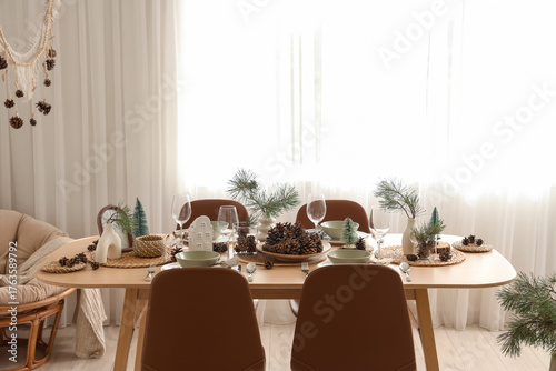 Winter table setting with p...