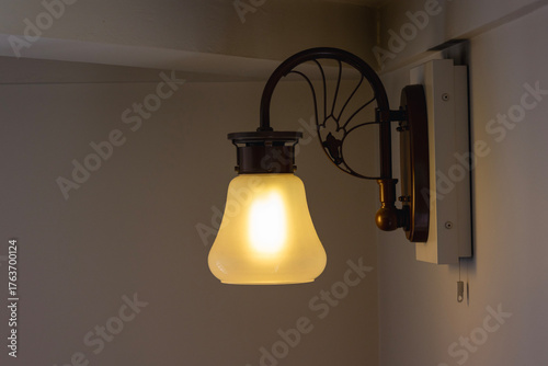 レトロなウォールランプ