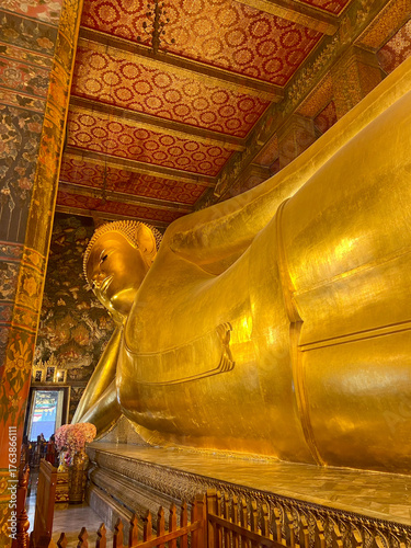 Photography Reclining Buddha at Wat Pho in Bangkok, Thailand