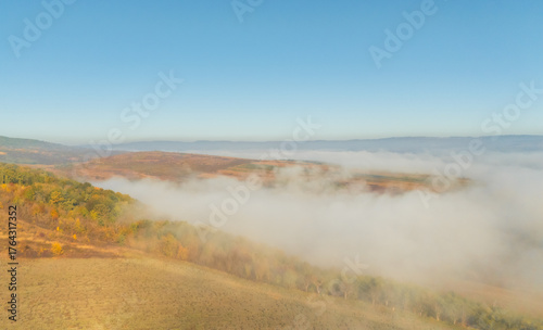 Foto Magical autumn scenery in the Republic of Moldova, with golden forests and peace
