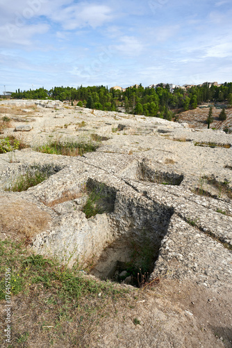 gravina necropoli