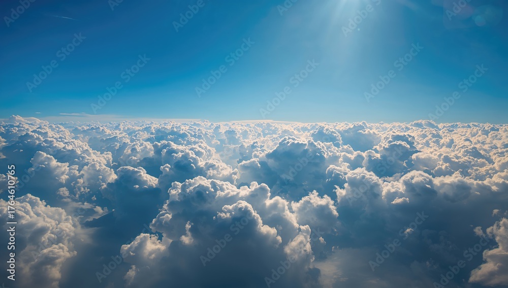 Naklejka premium Breathtaking panorama of a sky blanketed with clouds