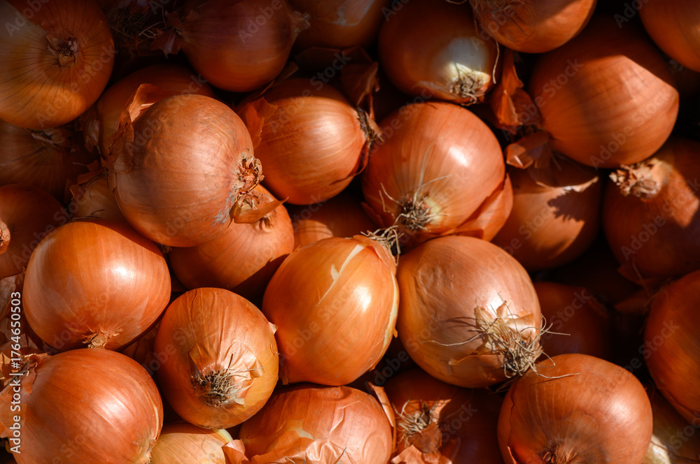 Obraz premium Onions at the market in Cyprus
