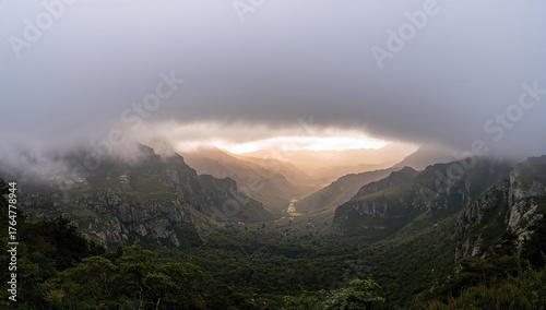 Grand mountain scenery bene...