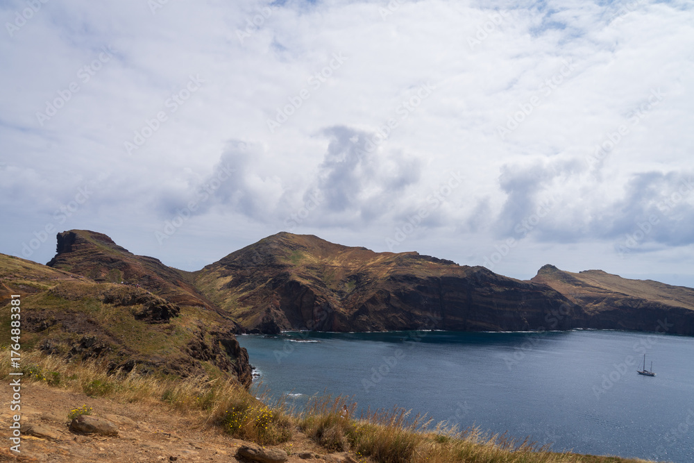 custom made wallpaper toronto digital„Küstenlandschaft mit Meer – ruhige natürliche Szenerie“ Madeira