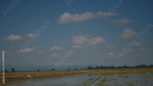 nubi che corrono veloci nel cielo