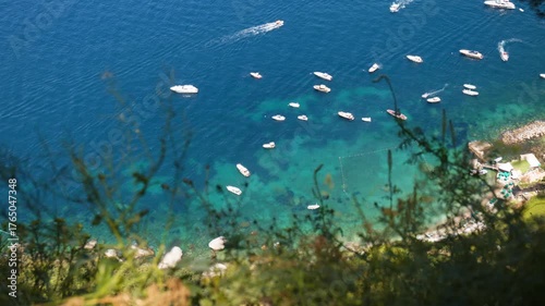 Wyspa Capri - włoska atrakcja turystyczna w Zatoce Neapolitańskiej