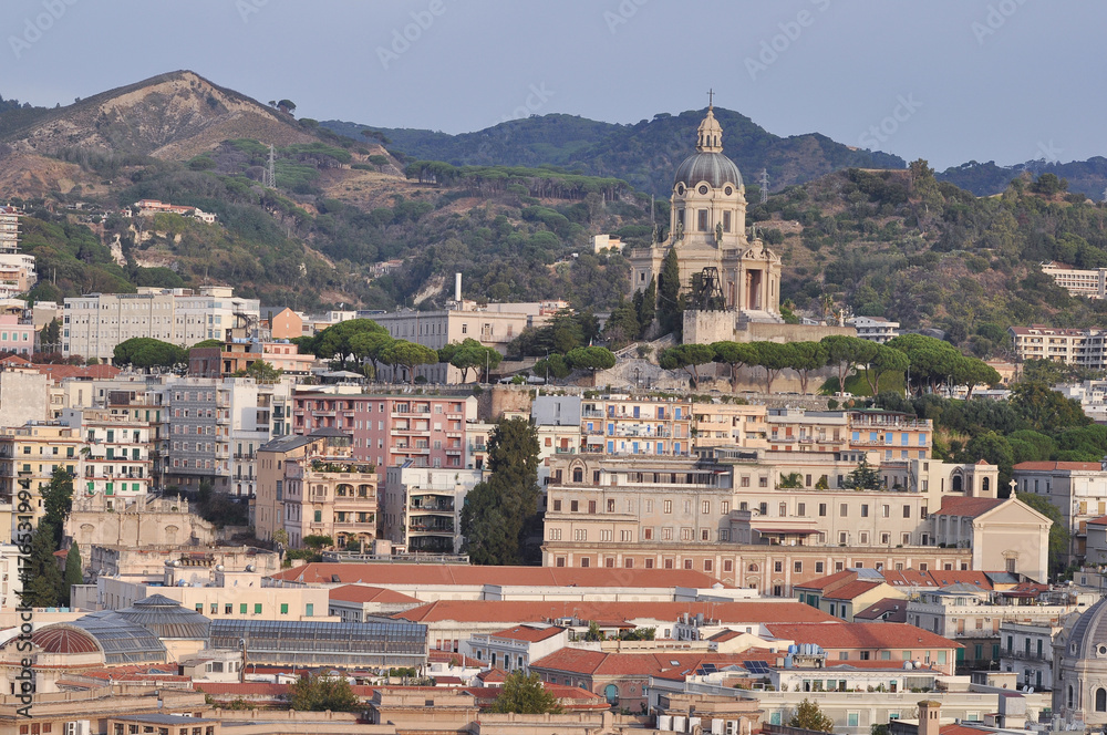 Obraz premium Beautiful view of Messina old city, Sicily, Italy
