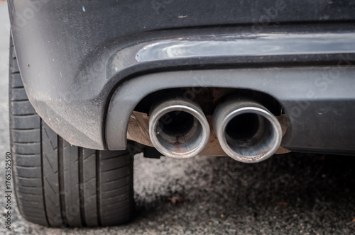 Verbrennungsmotor - PKW - Straßenverkehr - Umweltverschmutzung