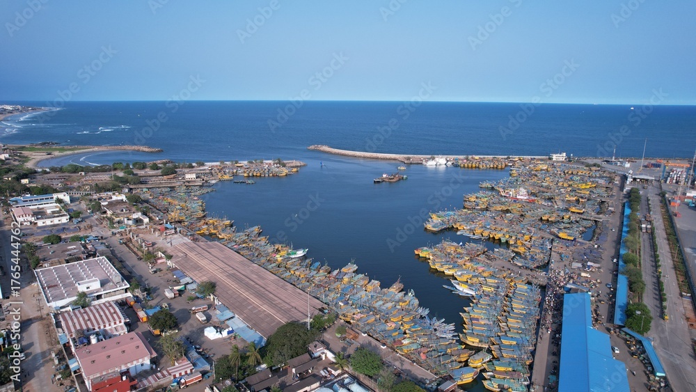 Obraz premium Vizag City Natural Harbor Fishing Port