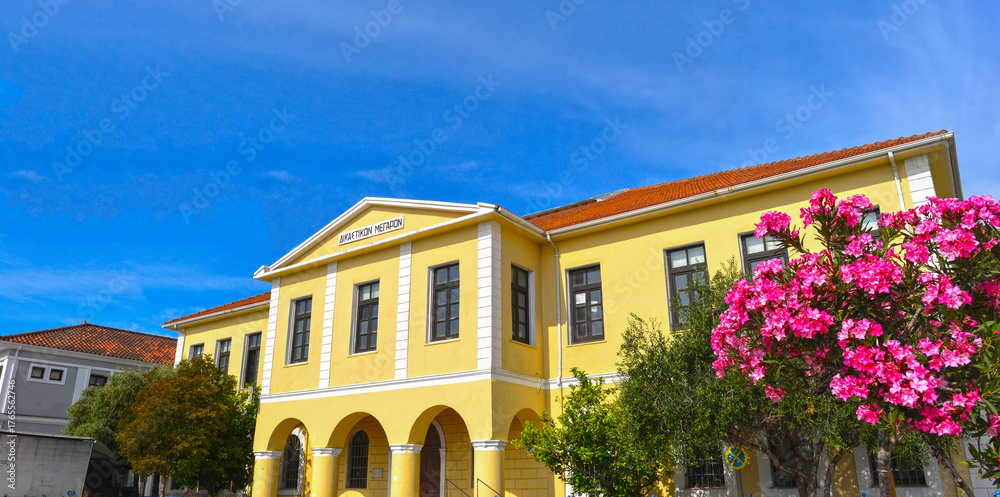 Fototapeta premium Das Rathaus der Stadt Preveza in Griechenland