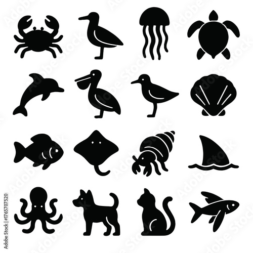 Beach Animal Icons. Beach animals and creatures icons in silhouette. Crab, seagull, jellyfish, sea turtle, dolphin, pelican, sandpiper, clam, fish