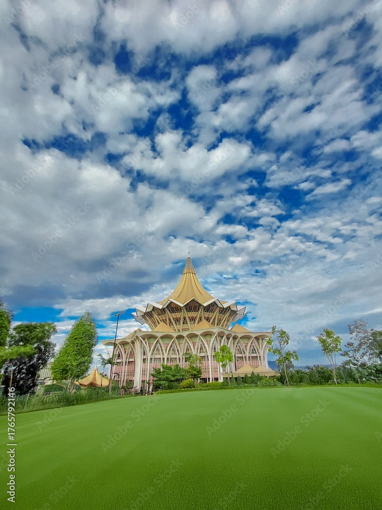Naklejka premium Kuching, Sarawak Malaysia 18 September 2025 Sarawak State Legislative Assembly Building is the current state legislative complex of Sarawak.