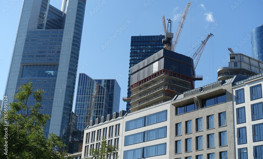 Fototapeta premium Baustelle an einem Hochhaus in Frankfurt