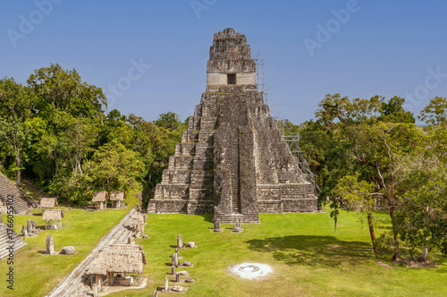 Photos Mayan Temple I (Gran Jaguar) at Tikal National Park in Guatemala.