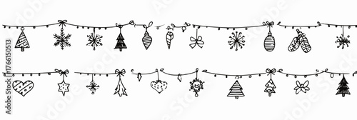Illustrazione vettoriale decorativa con ghirlande natalizie disegnate a mano e una varietà di ornamenti festivi per celebrare l'inverno.