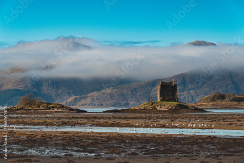 Panorama vom Castel Stalker am am Loch Linnhe im Westen Schottland, Creach Bheinn im Hintergrund