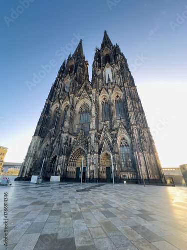 Der Dom in Köln im Morgenlicht