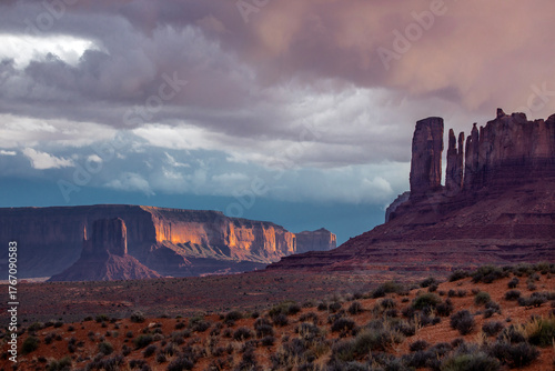 Monument Valley Sunset