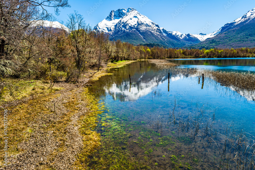 Obraz premium On the Road, Cerro Tronador, Bariloche, Rio Negro Province, Patagonia, Argentina