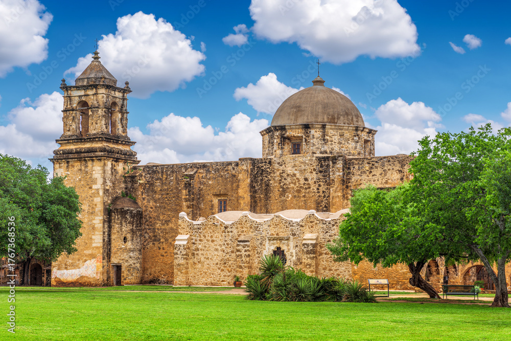 Fototapeta premium San Antonio, Texas, USA at Mission Concepcion 559