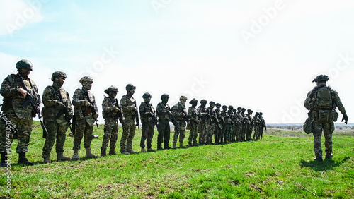 Canvas Print Modern Russian soldiers during training at the training ground